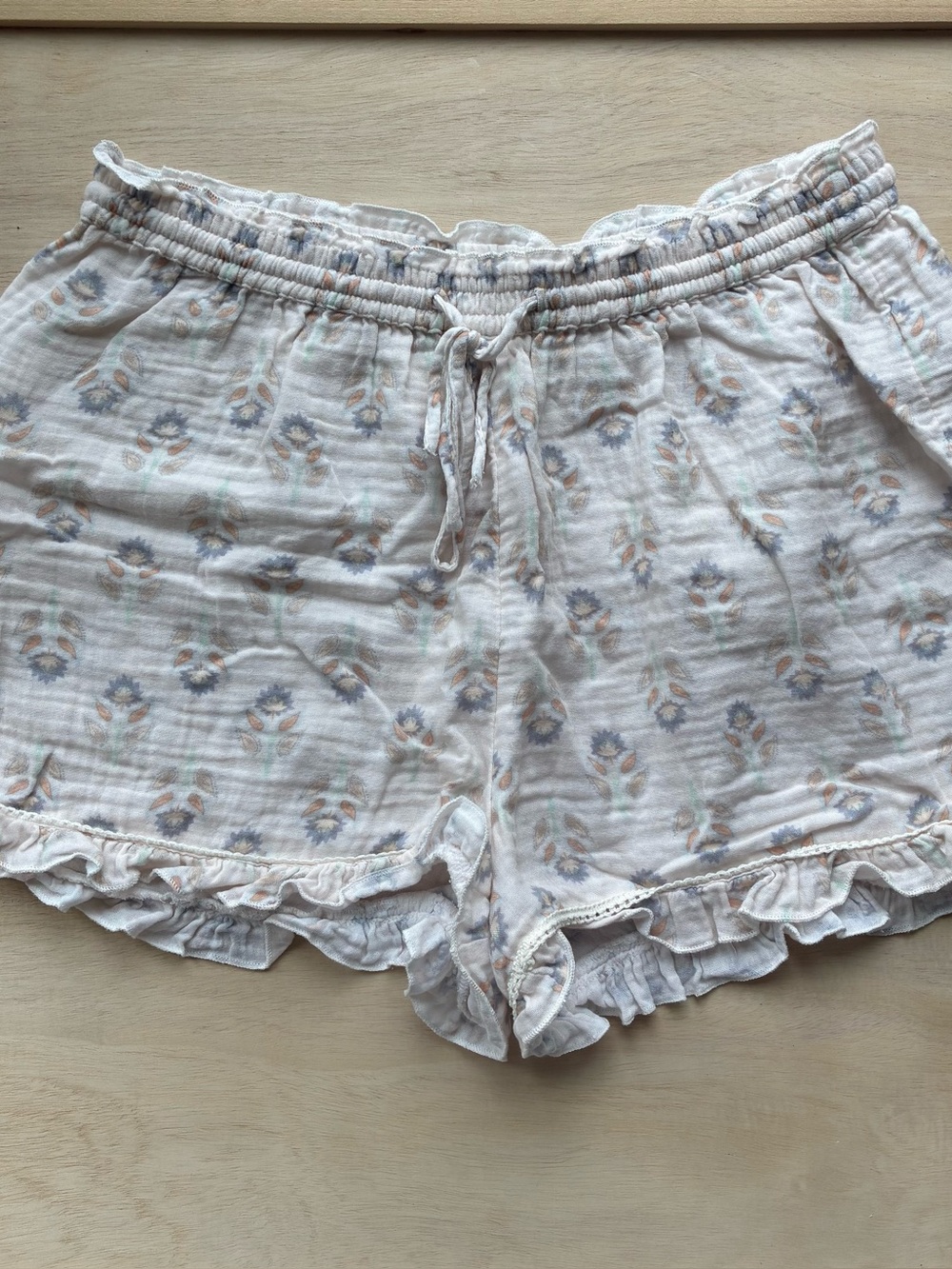 Rachel Zoe White Floral Pull-on Cotton Shorts Medium Ruffles
Drawstring Sleep